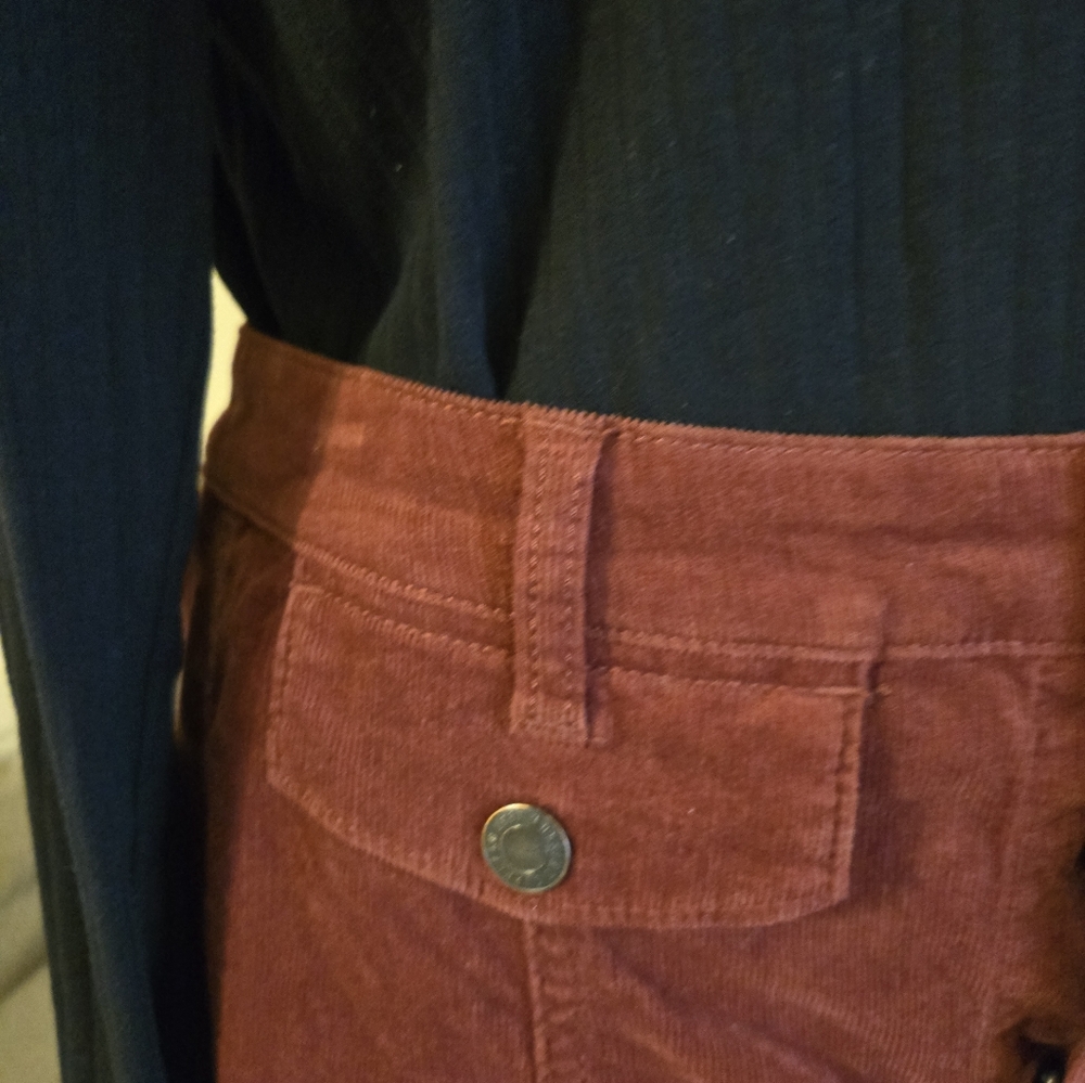 NWOT:Mossimo:Stylish Corduroy Button-Front Skirt in Rust Red 09 - Picture 4 of 5